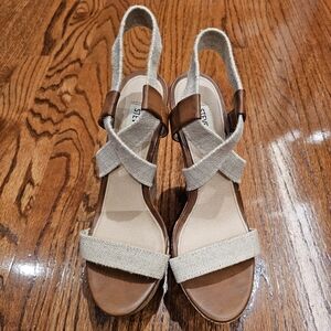 Steve Madden Tan and Cream Wedges Size 6
